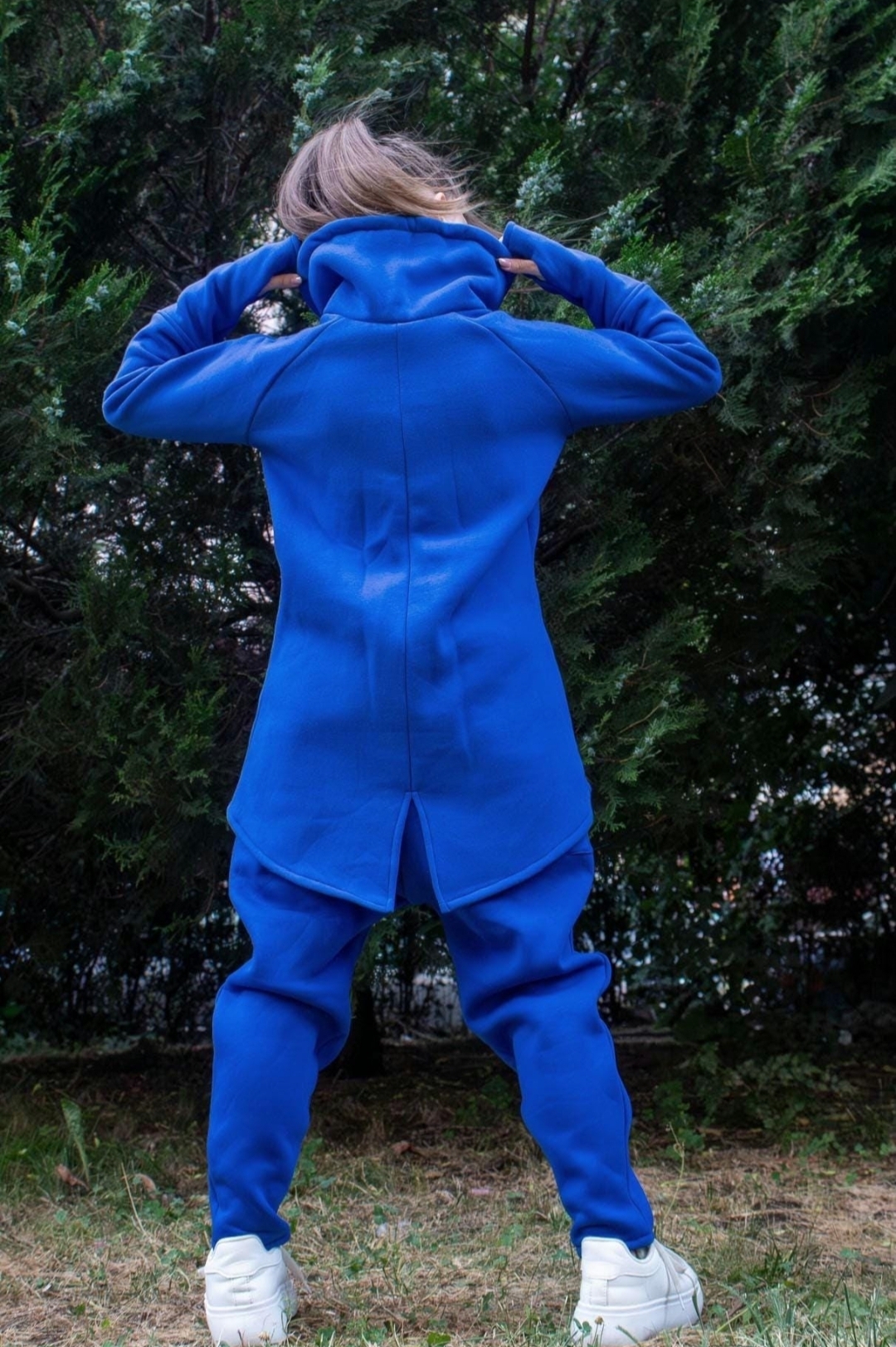 Дамски ръчно изработен спортен комплект от памучен полар – 2 части с асиметричен гръб и висока яка